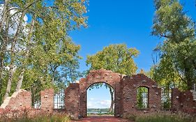 Hutton Brickyards Riverfront Hotel & Venue